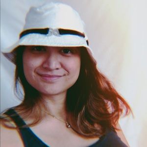 White Guess Jeans Boat Hat 🤍